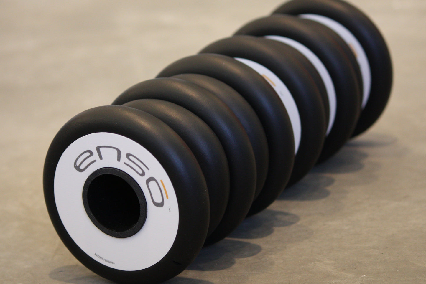 "enso"Customize Muscle Roller／"エンソ"カスタマイズ・マッスルローラー（廃盤在庫処分品・外箱ダメージあり）